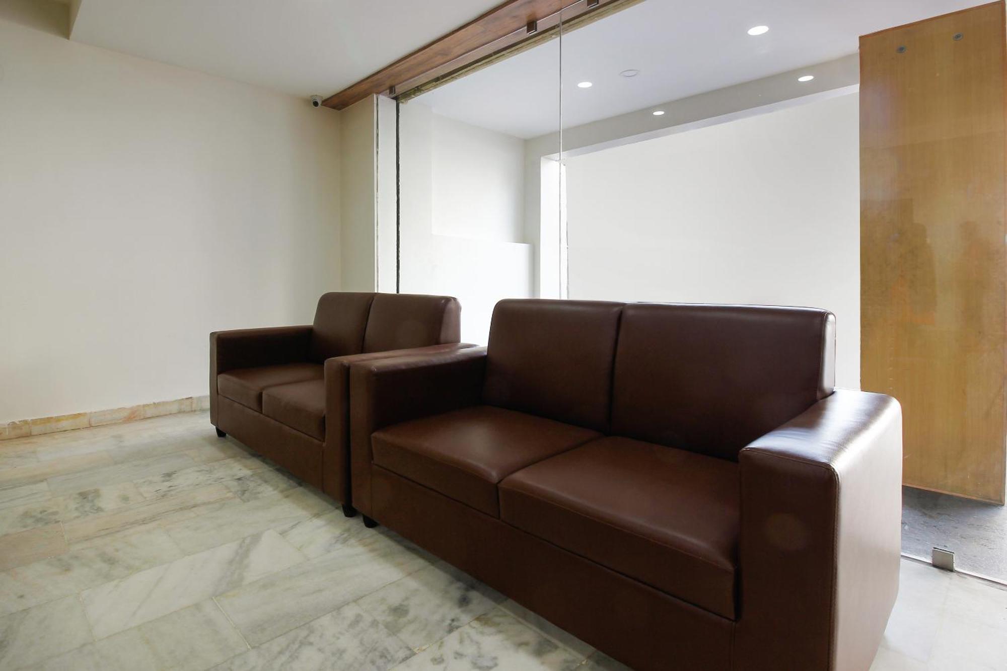 Capital O Sri Suprabhat Grand Near Kachiguda Railway Station Hyderabad Exterior foto