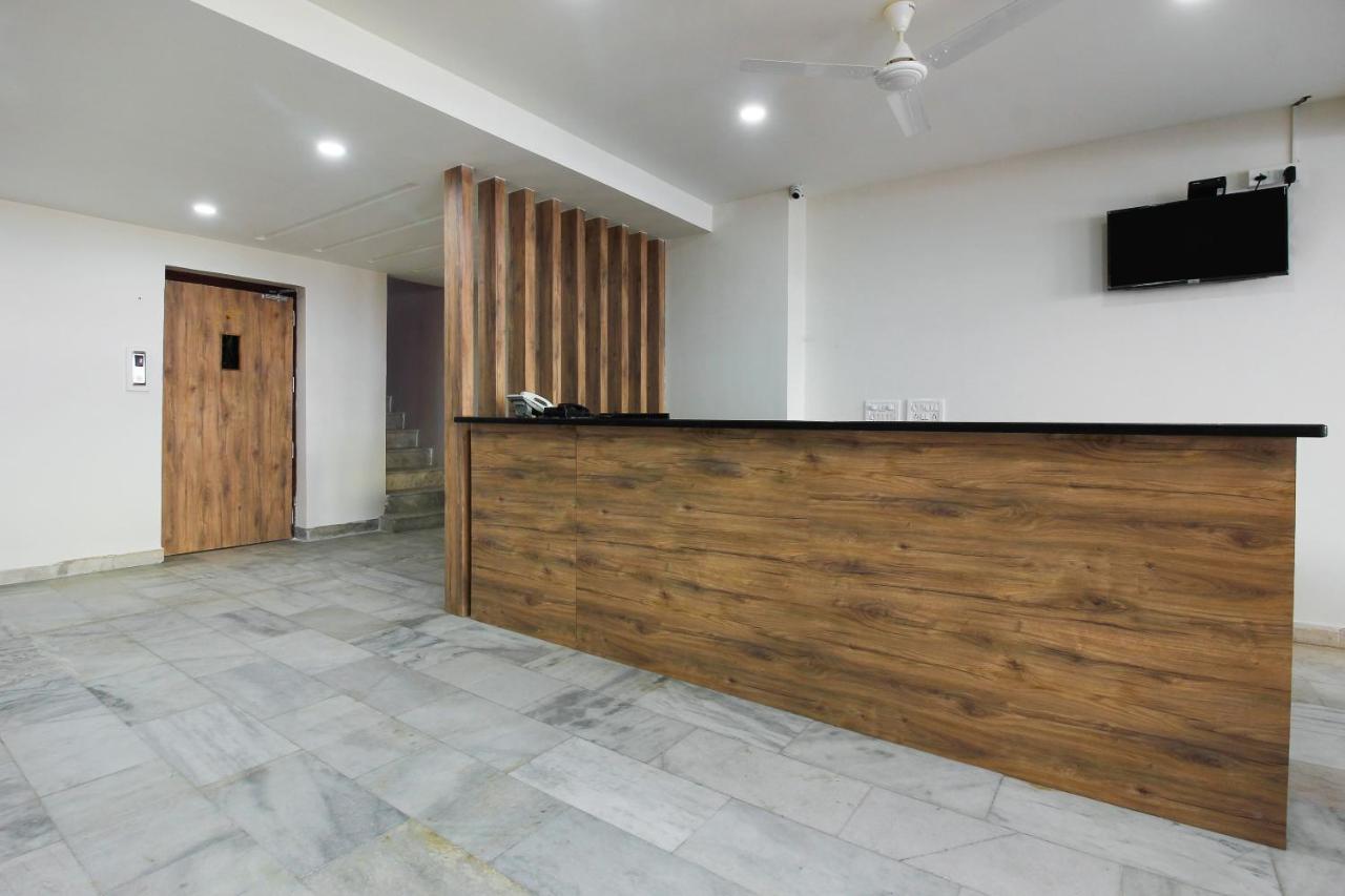 Capital O Sri Suprabhat Grand Near Kachiguda Railway Station Hyderabad Exterior foto